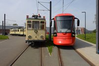Tag der offenen Tuer - KVB-Hauptwerkstatt - 03.06.2023 - Pressebild 05 - Historische Bahn Finchen und Neufahrzeug - Foto bildschoen.JPG